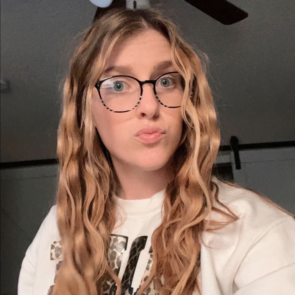 Meet your Posher, Tavia